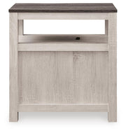 Fendenmore Brown Gray/Antique White Chairside End Table - T190-217