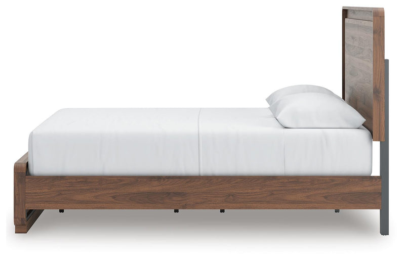 Fortlorn Queen Panel Bed, Dresser and Mirror - PCB386B3