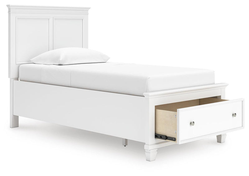 Fortman Twin Panel Storage Bed, Dresser and Chest in White - PKG023789