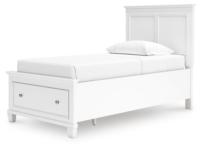 Fortman Twin Panel Storage Bed, Dresser, Mirror and Nightstand in White - PKG023787