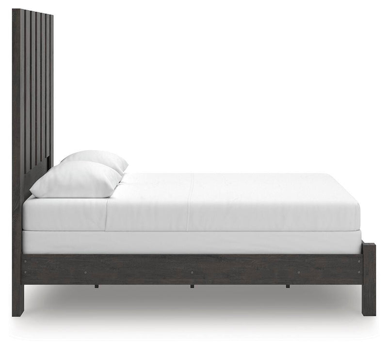 Fraluna Queen Panel Bed, Dresser, Mirror, Chest and Nightstand in Charcoal - PKG021659