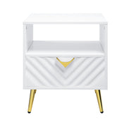 Gaines End Table - LV01140