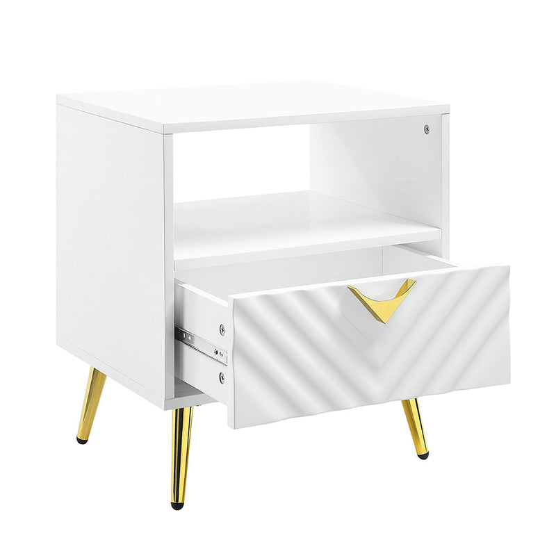 Gaines End Table - LV01140