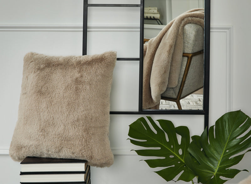 Gariland Pillow (Set of 4) - DMV FurniturePillow