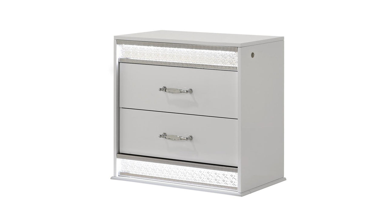 Glam Bedroom Set Collection In White