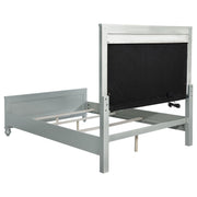 Gunnison 4-piece Eastern King Bedroom Set Silver Metallic - 223211KE-S4