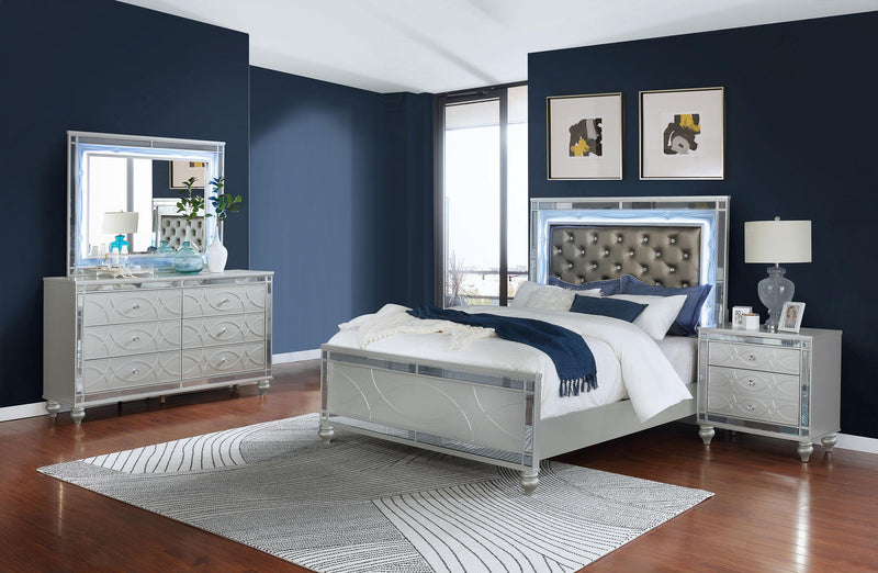 Gunnison 4-piece Queen Bedroom Set Silver Metallic - 223211Q-S4