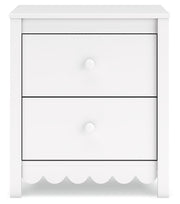 Hallityn Twin Platform Bed with Dresser and Nightstand in White - PKG018813