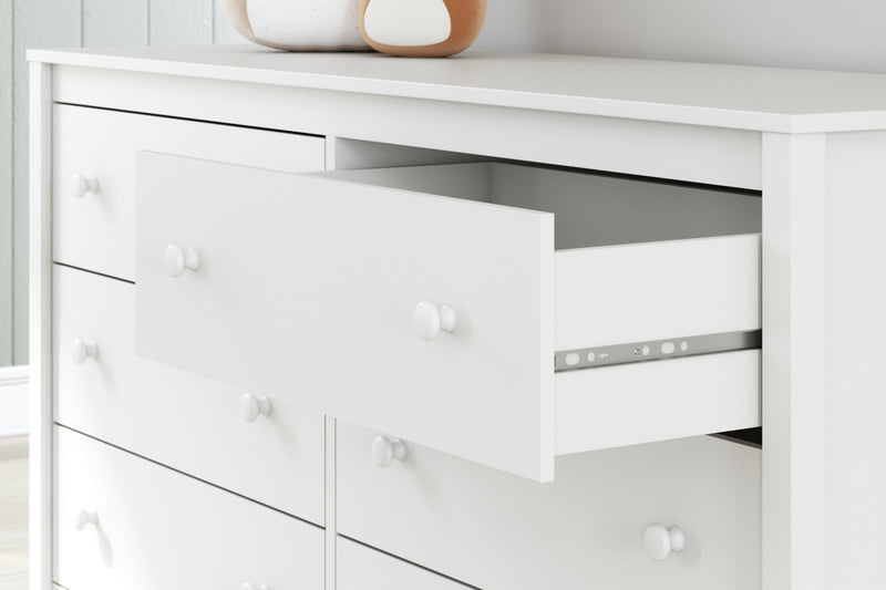 Hallityn Twin Platform Bed with Dresser and Nightstand in White - PKG018813