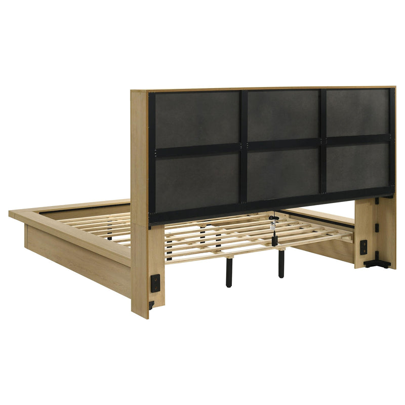 Hendricks 4-piece California King Bedroom Set Light Oak - 222650KW-S4
