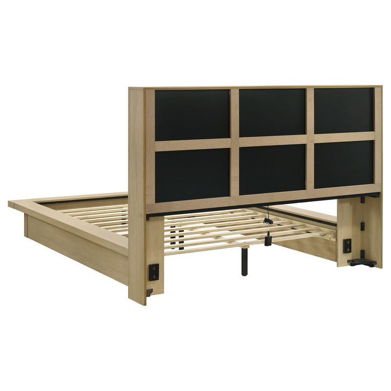 Hendricks 5-piece Queen Bedroom Set Light Oak - 222650Q-S5