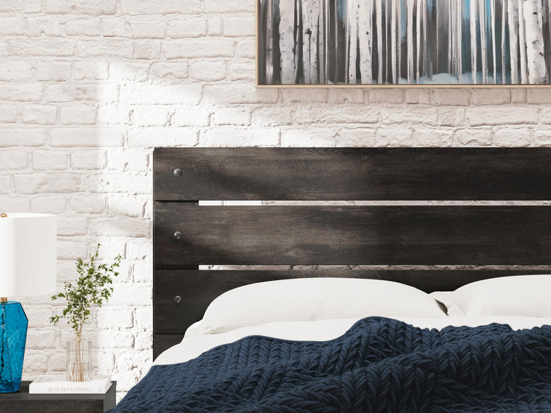 Hollivern King Panel Bed, Dresser, Mirror, Chest and Nightstand in Dark Gray - PKG021619