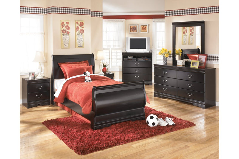 Huey Vineyard Black Dresser - DMV FurnitureDresser