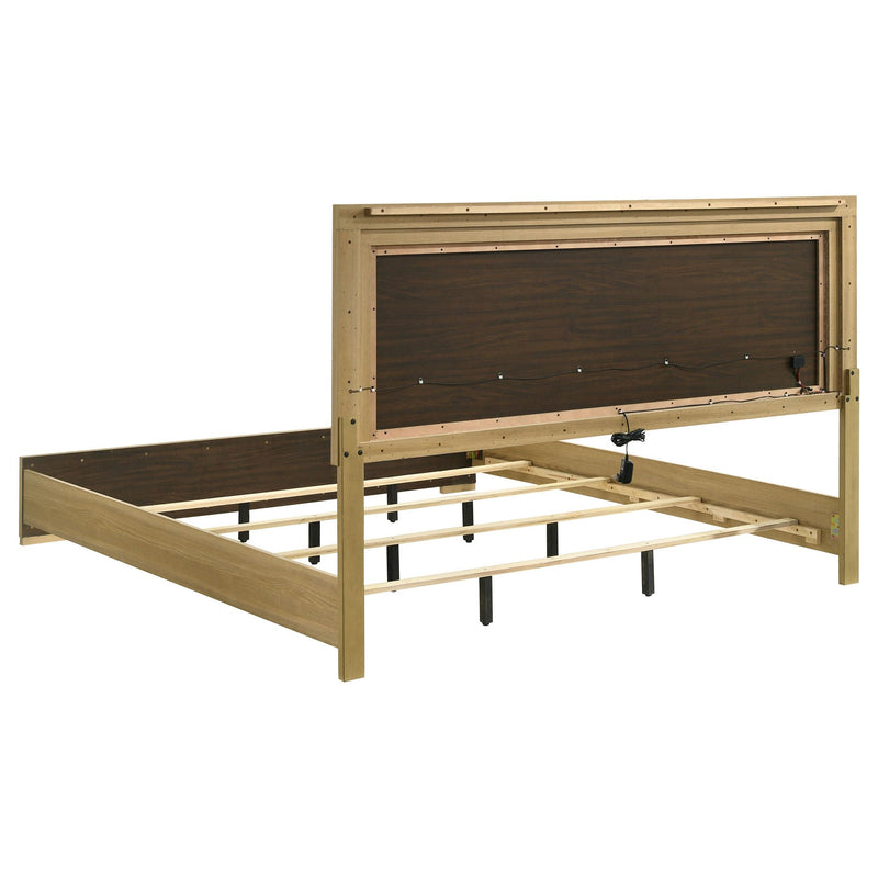 Hyland 5-piece Eastern King Bedroom Set Natural - 215651KE-S5
