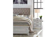 Kanwyn Whitewash Queen Panel Upholstered Bed - DMV FurnitureQueen Bed