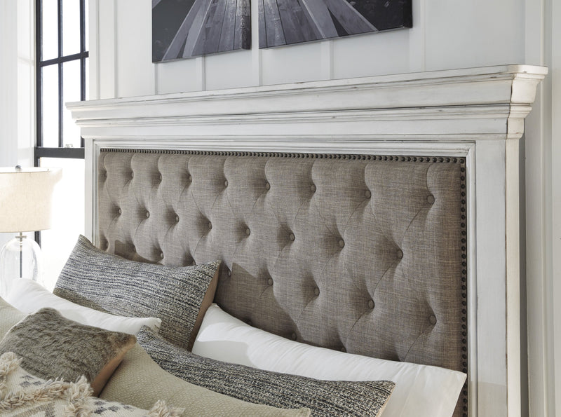 Kanwyn Whitewash Queen Upholstered Storage Bed - DMV FurnitureQueen Bed