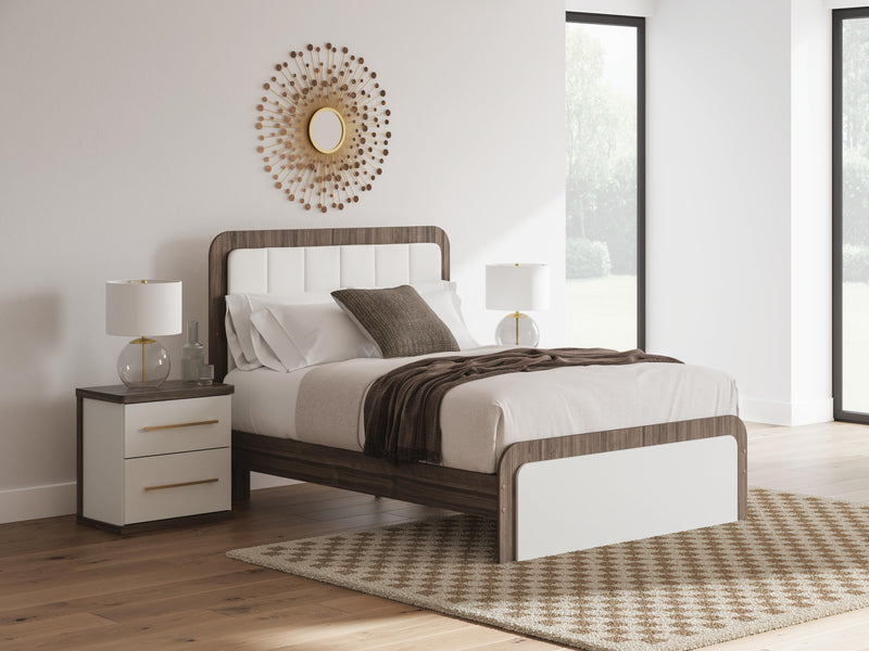 Kendanport White/Brown Queen Upholstered Bed - PCB1108B7