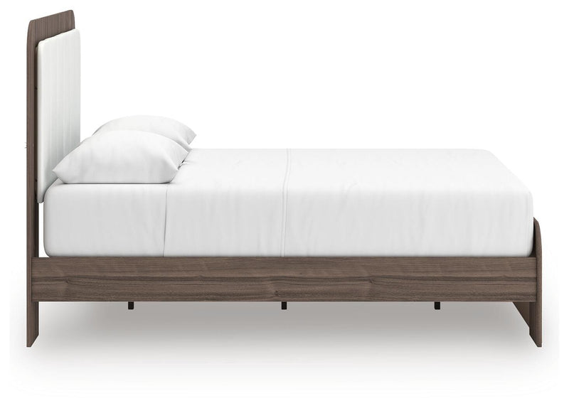 Kendanport White/Brown Queen Upholstered Bed - PCB1108B7