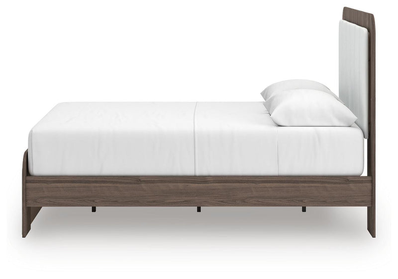 Kendanport White/Brown Queen Upholstered Bed - PCB1108B7
