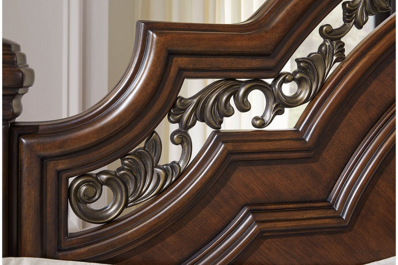 Lavinton Brown Queen Poster Bed - DMV FurnitureQueen Bed