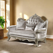 Libertee Loveseat w/3 Pillows - LV03821