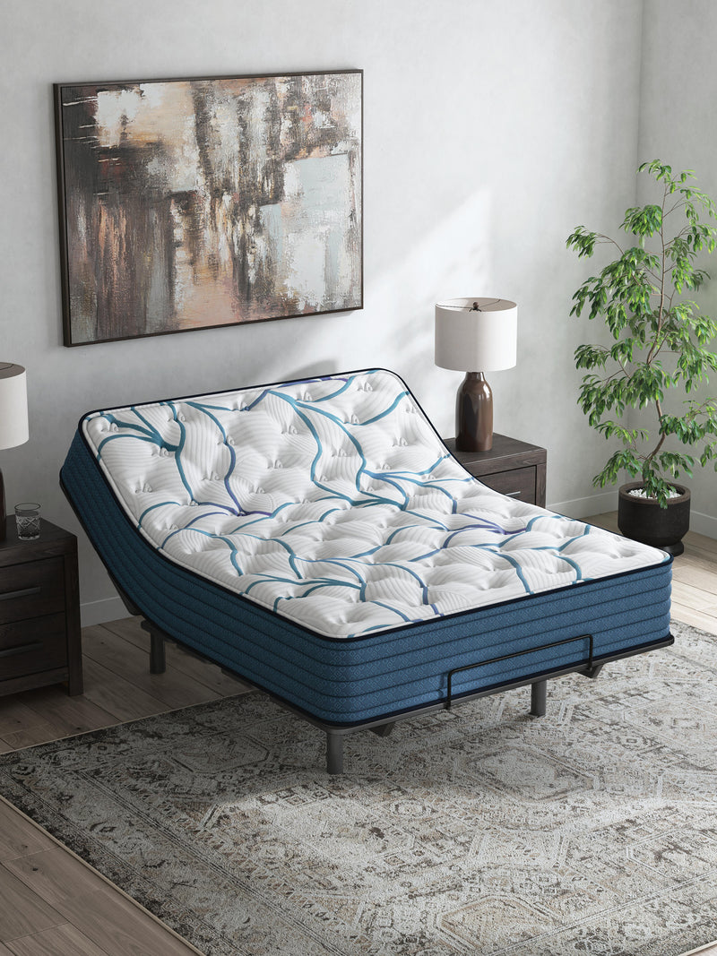 Limited Edition Plush 3.0 White California King Mattress - M45151