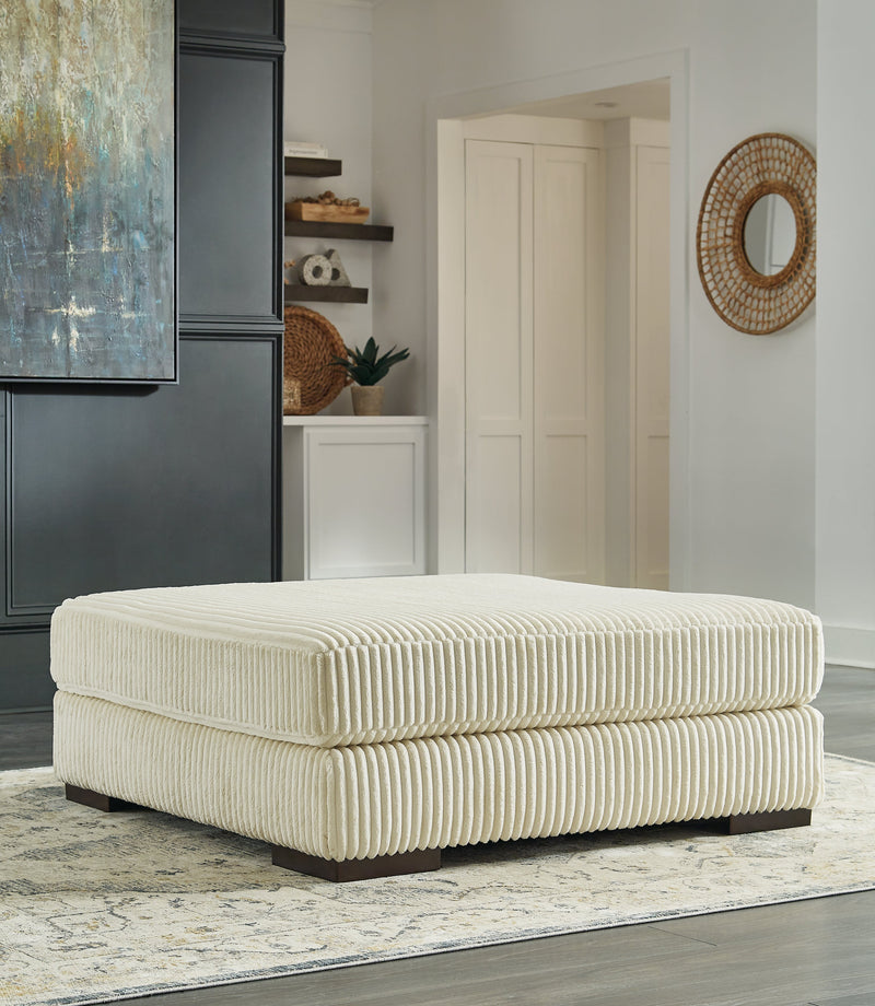 Lindyn Oversized Accent Ottoman - DMV FurnitureOttoman