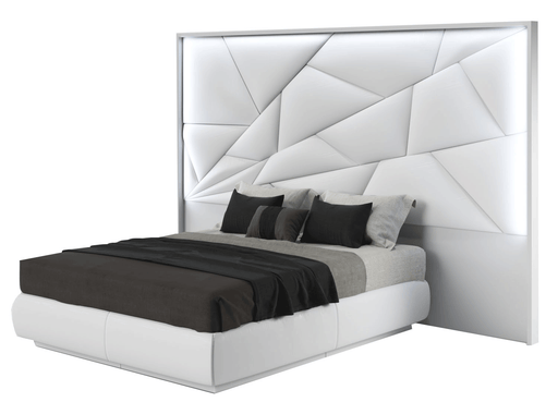 Majesty Bed Qs W/Light - i43112