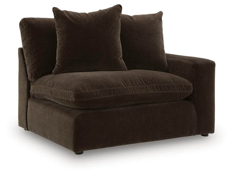 Maxton Heights Bittersweet Right-Arm Facing Corner Chair - 6780765