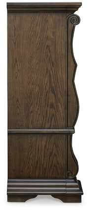 Maylee King Upholstered Panel Bed, Chest and 2 Nightstands - B947B19