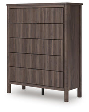 Pamytta Full Panel Platform Bed, Dresser, Mirror and Chest in Brown - PKG022671