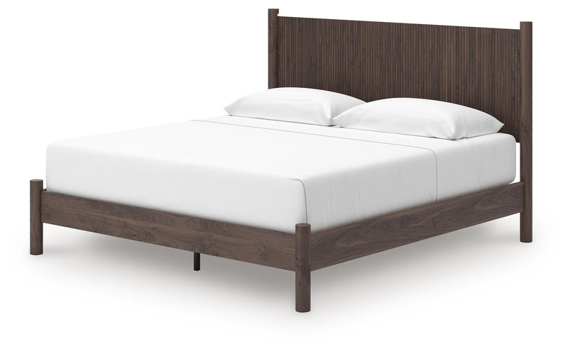 Pamytta King Panel Platform Bed, Dresser and Mirror in Brown - PKG022741