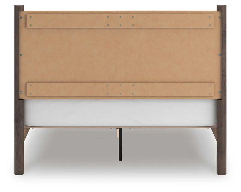 Pamytta Queen Panel Platform Bed, Dresser, Mirror and Chest in Brown - PKG022677