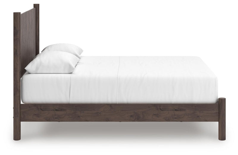 Pamytta Queen Panel Platform Bed, Dresser, Mirror, Chest and Nightstand in Brown - PKG022678