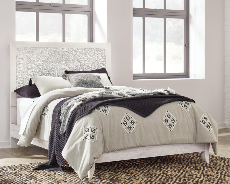 Paxberry Whitewash Queen Panel Bed, Dresser, 2 Chests and 2 Nightstands - B181B31