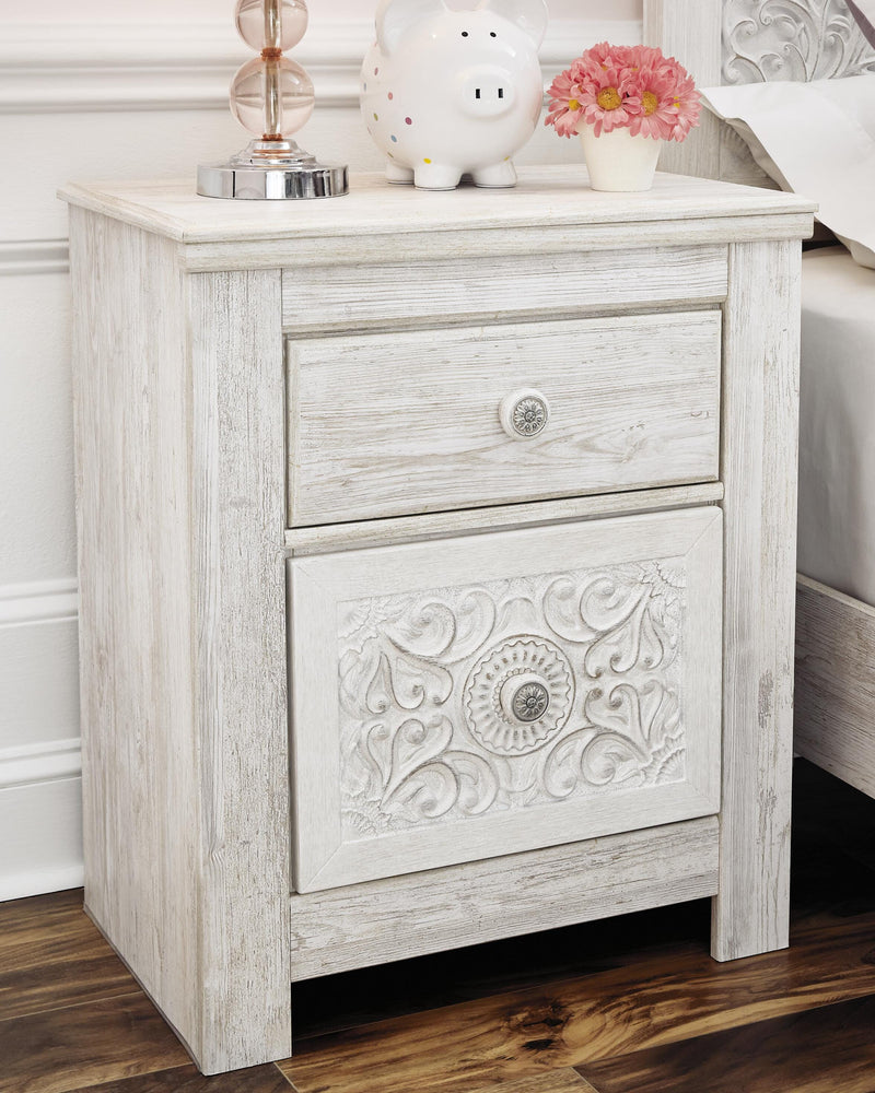 Paxberry Whitewash Queen Panel Bed, Dresser, 2 Chests and 2 Nightstands - B181B31