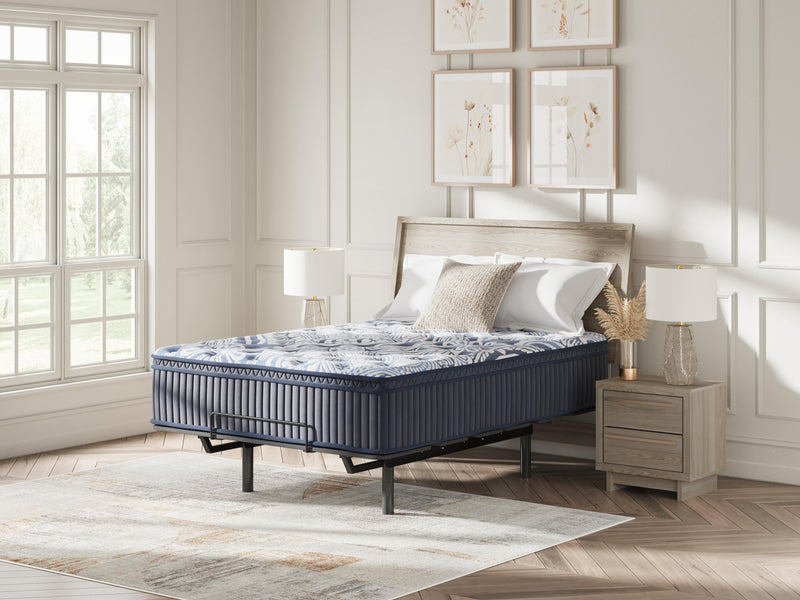 Plush Luxe 2.0 Blue Queen Mattress - M49731