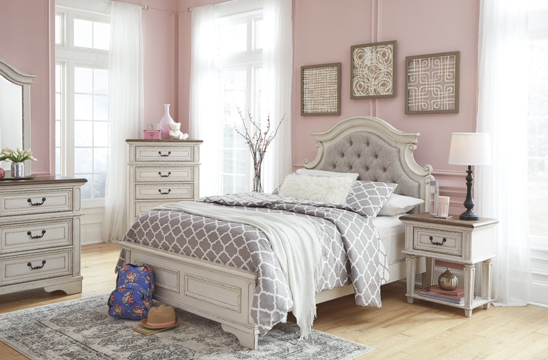 Realyn Chipped White Full Upholstered Bed - DMV FurnitureFull Bed