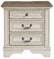 Realyn Chipped White Panel Bedroom Set - DMV FurnitureBedroom Set