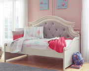 Realyn Chipped White Twin Day Bed - B743-80