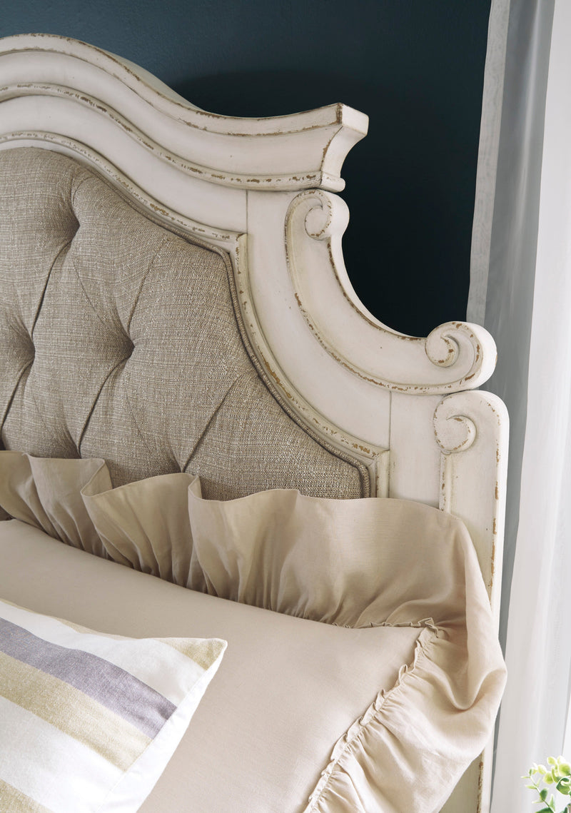 Realyn Chipped White Upholstered Panel Bedroom Set - DMV FurnitureBedroom Set
