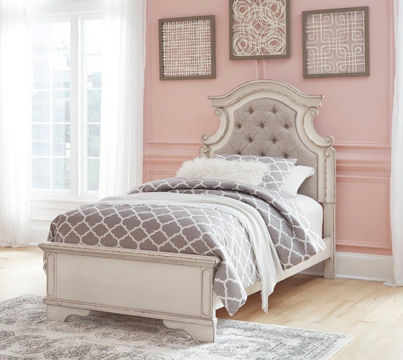 Realyn Chipped White Upholstered Panel Youth Bedroom Set - DMV FurnitureYouth Bedroom Set
