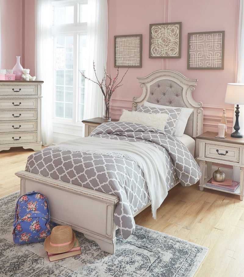 Realyn Chipped White Upholstered Panel Youth Bedroom Set - DMV FurnitureYouth Bedroom Set