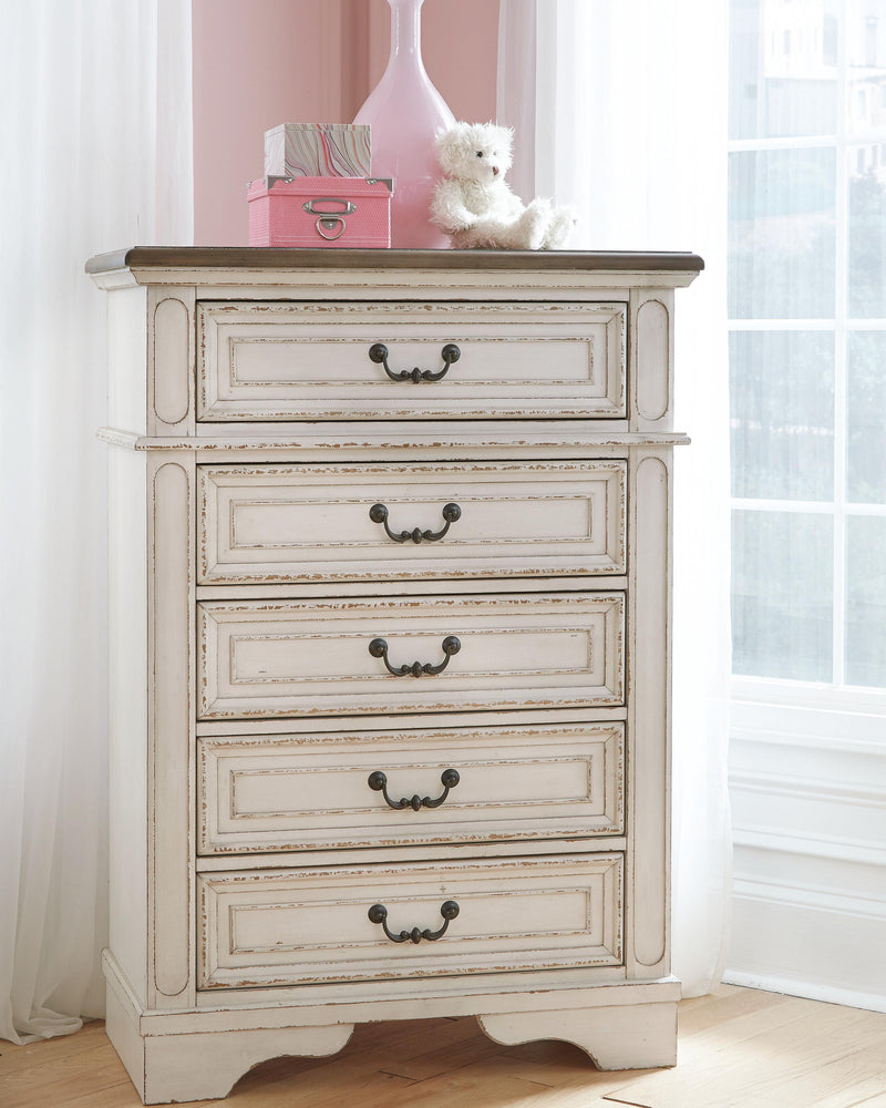 Realyn King Upholstered Panel Bed, Chest and 2 Nightstands - B743B91