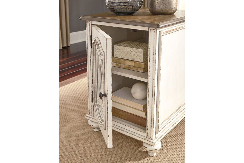 Realyn White/Brown Chairside End Table - DMV FurnitureEnd Table Chair Side