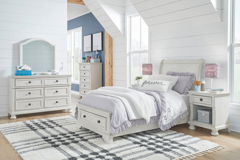 Robbinsdale Antique White Sleigh Storage Bedroom Set - DMV FurnitureYouth Bedroom Set