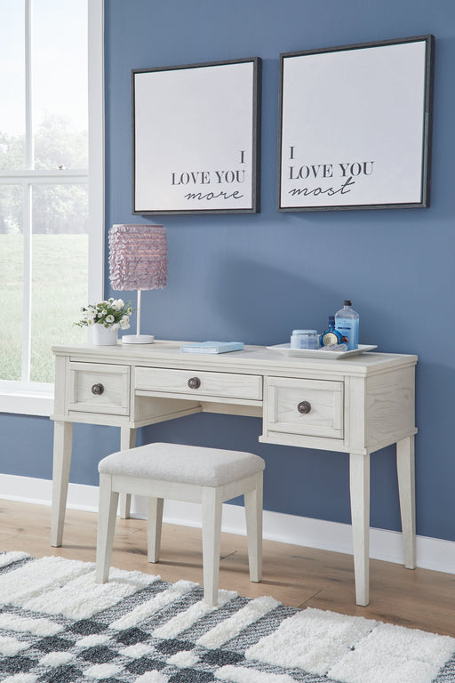 Robbinsdale Vanity with Stool - DMV FurnitureVanity