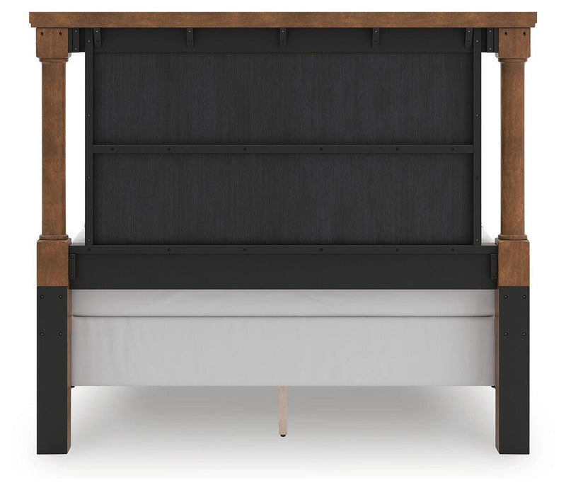 Rowlenstown Brown Queen Poster Bed - PCB824B2