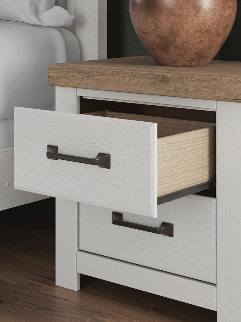 Savonport King Panel Bed, Chest and Nightstand in White/Brown - PKG025303