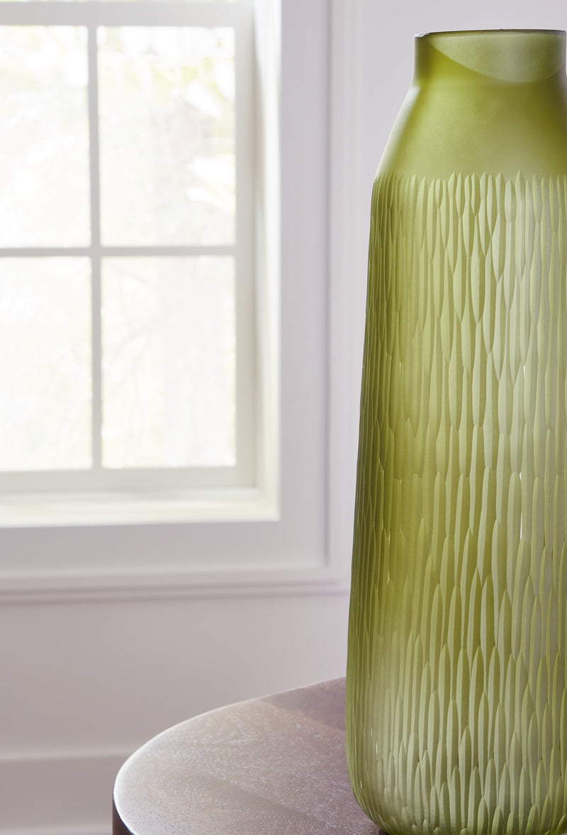 Scottyard Olive Green Vase - A2900009